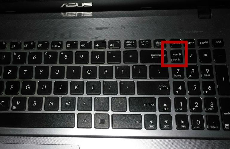 如何在笔记本电脑上使用数字键盘